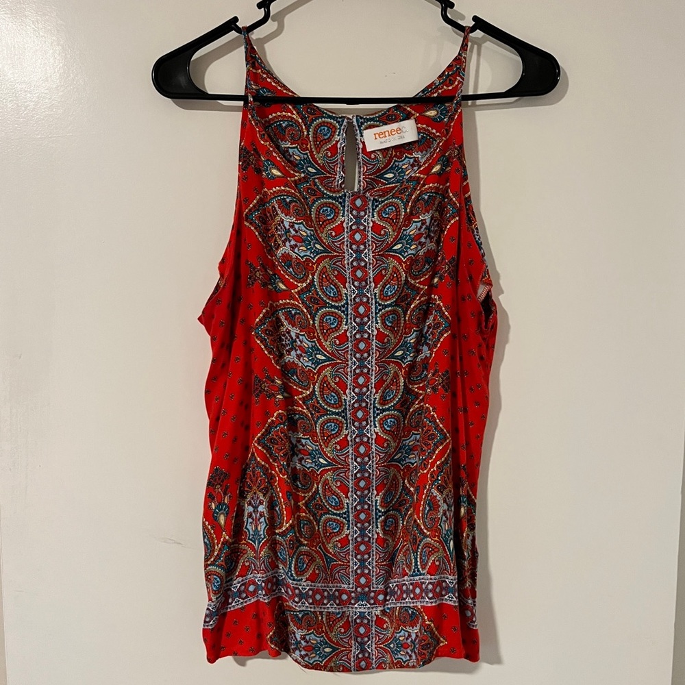 Beautiful paisley print string tank 💮